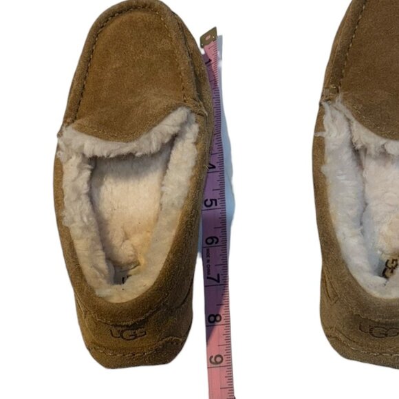 UGG Ascot Slippers - Picture 10 of 11